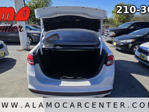 Used 2017 Ford Fusion SE image 27