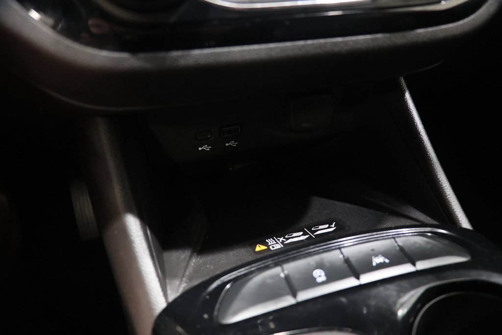 Used 2025 Buick Envista Sport Touring w/ Experience Buick Package FWD image 26