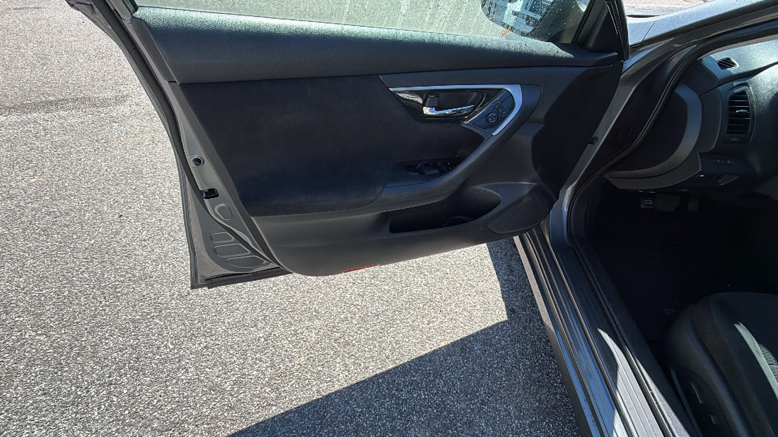 Used 2014 Nissan Altima 2.5 S w/ Sport Value Package FWD image 14