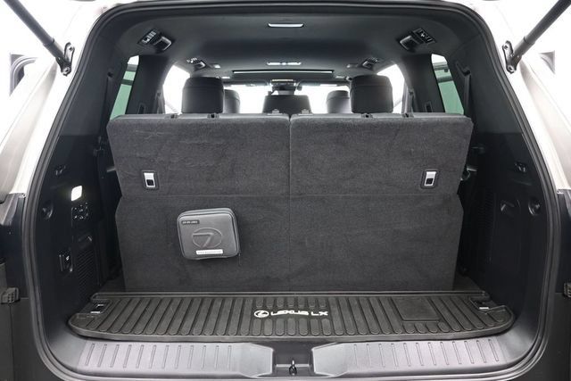 Used 2023 Lexus LX 600 4WD w/ Luxury Package image 35