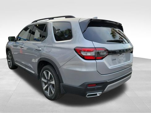 Used 2023 Honda Pilot Touring image 14