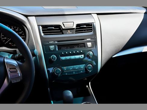 Used 2015 Nissan Altima 2.5 S w/ Power Driver Seat Package FWD image 19