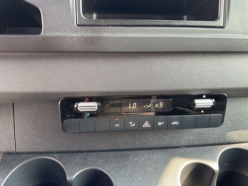 Used 2022 Mercedes-Benz Sprinter 3500 image 47