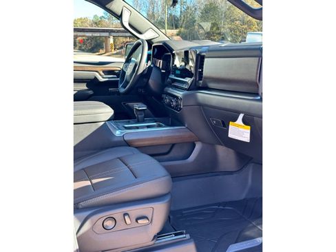 New 2026 Chevrolet Silverado 1500 High Country AWD/4WD image 14