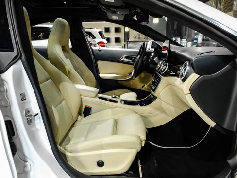 Used 2019 Mercedes-Benz CLA 250 image 38