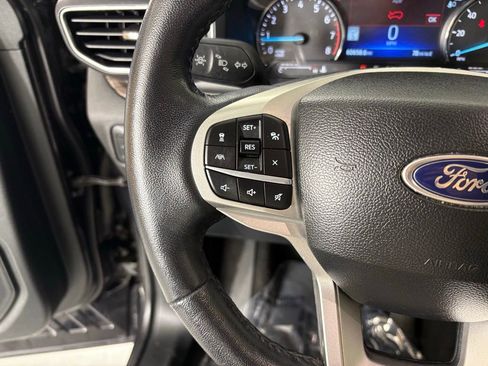 Used 2023 Ford Explorer Limited image 19