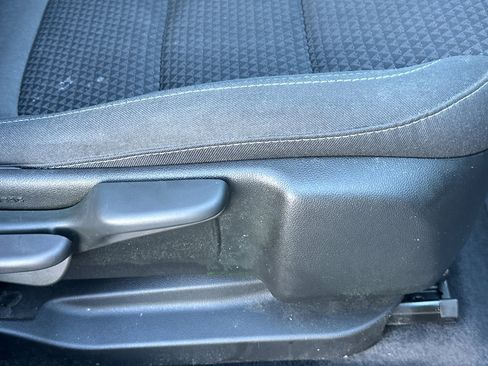 Used 2022 Chevrolet Bolt EUV LT w/ Comfort Package image 24