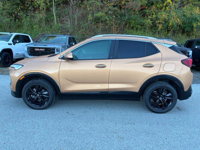 Used 2024 Buick Encore GX Sport Touring w/ Comfort Package AWD/4WD image 2