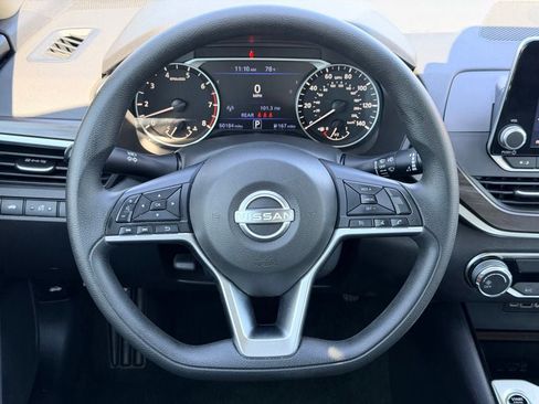Used 2024 Nissan Altima 2.5 SV FWD image 19
