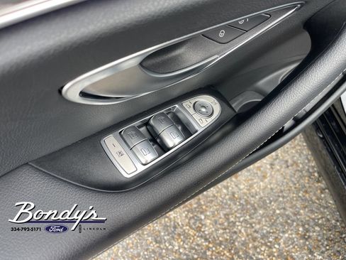 Used 2022 Mercedes-Benz E 350 Sedan image 8
