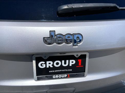 Used 2015 Jeep Grand Cherokee Limited w/ Luxury Group II AWD/4WD image 31