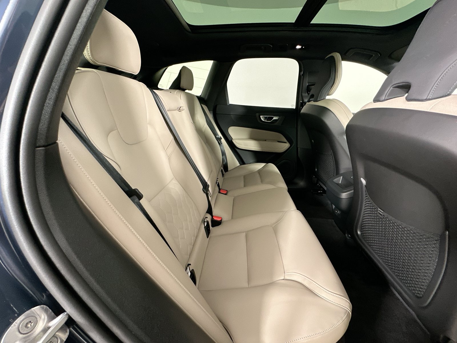 Certified 2026 Volvo XC60 B5 Plus w/ Protection Package Premier AWD/4WD image 40