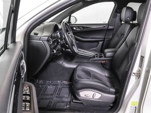 Used 2021 Porsche Macan image 6
