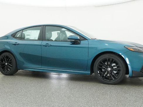 New 2026 Toyota Camry SE FWD image 31