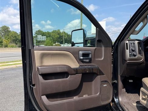 Used 2016 GMC Sierra 2500 Denali w/ Duramax Plus Package AWD/4WD image 14