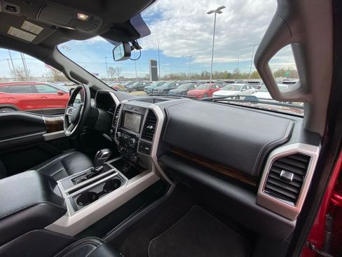 Used 2019 Ford F150 Lariat image 30
