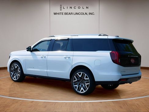 Used 2025 Ford Expedition Max Platinum w/ Platinum Ultimate Package AWD/4WD image 7