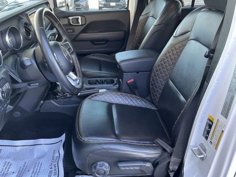 Used 2022 Jeep Wrangler Unlimited Sahara image 15