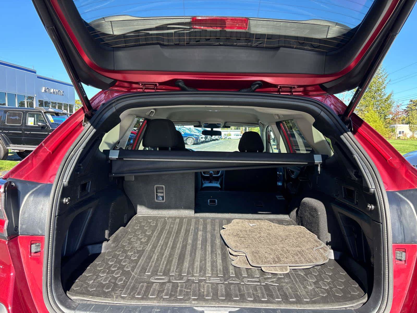 Used 2025 Subaru Outback Premium AWD/4WD image 16