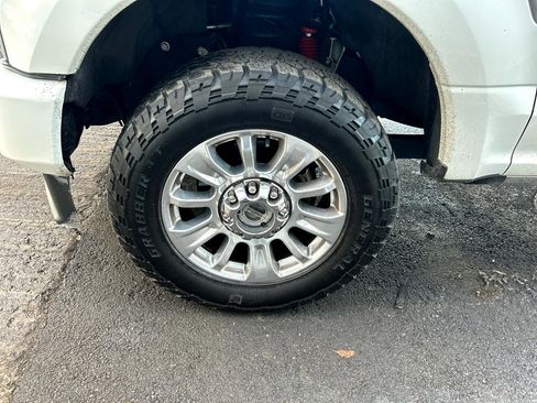 Used 2020 Ford F350 Limited w/ FX4 Off-Road Package image 22