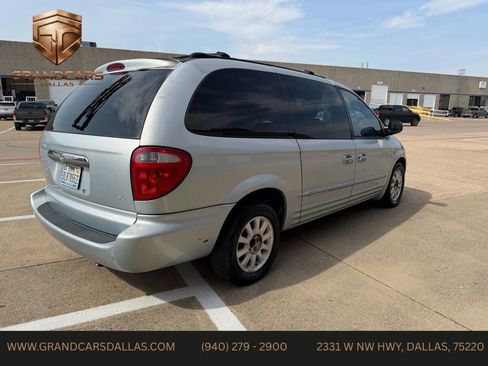Used 2001 Chrysler Town & Country LXi image 5