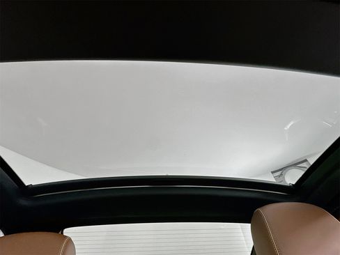 Used 2017 Mercedes-Benz SL 550 image 24