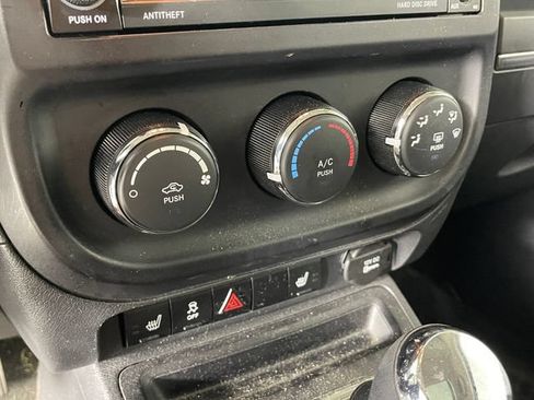Used 2015 Jeep Patriot High Altitude AWD/4WD image 8