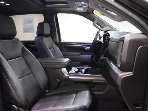 Used 2024 Chevrolet Silverado 2500 LTZ w/ LTZ Convenience Package image 26