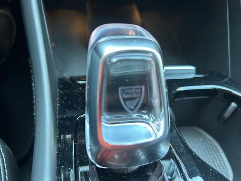 Certified 2025 Volvo XC40 B5 Plus image 29