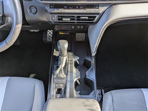 Used 2025 Toyota Camry SE image 17