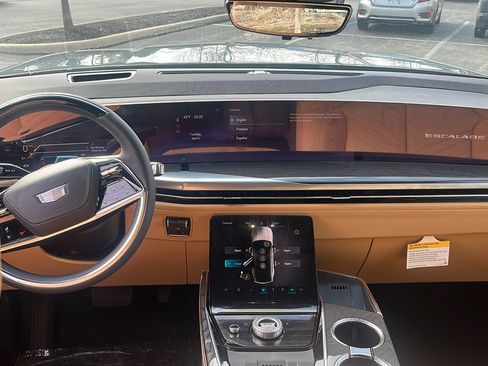 New 2025 Cadillac Escalade IQ Luxury 2 image 38