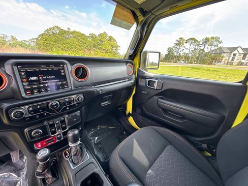 Certified 2023 Jeep Gladiator Mojave w/ Cold Weather Group image 27