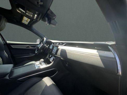 Used 2025 Jaguar F-PACE R-Dynamic S image 24