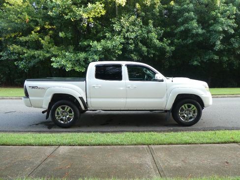 Used 2012 Toyota Tacoma PreRunner w/ TRD Sport Upgrade Pkg RWD image 29