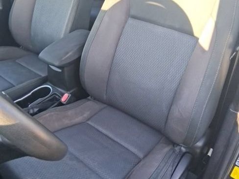 Used 2019 Toyota Corolla LE FWD image 15