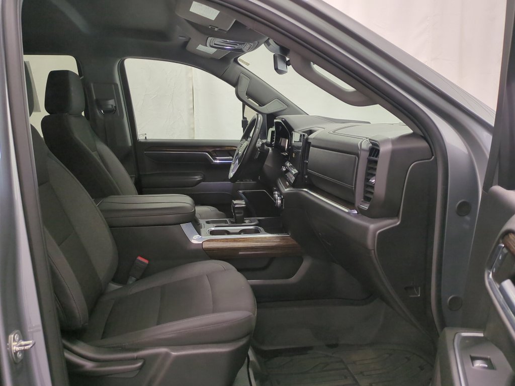 Used 2024 GMC Sierra 1500 Elevation w/ LPO, Elevation Black Package AWD/4WD image 21