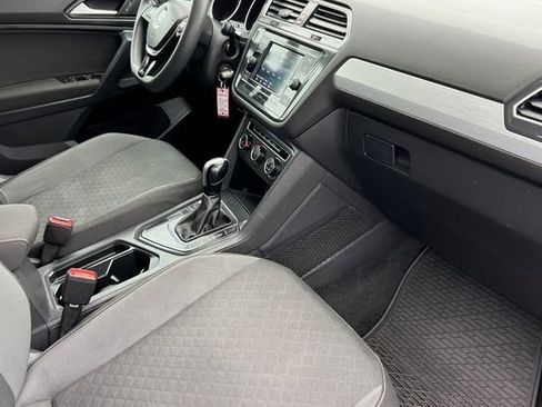 Used 2021 Volkswagen Tiguan S image 19