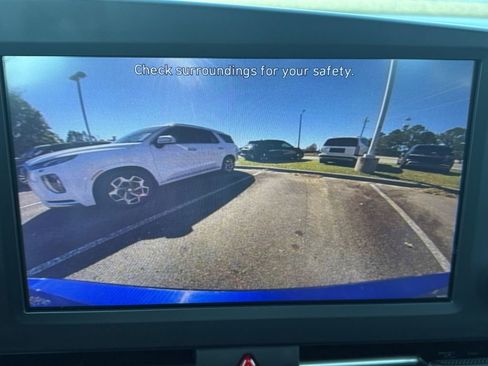 Used 2023 Hyundai Elantra SEL image 15