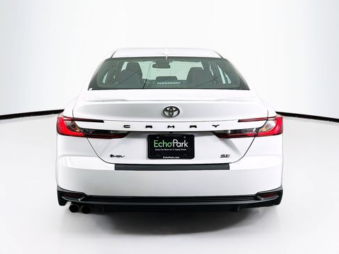 Used 2025 Toyota Camry SE FWD image 7