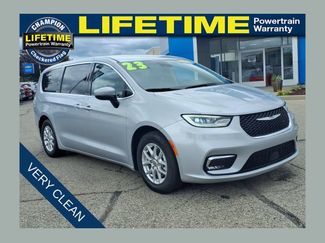 Used 2023 Chrysler Pacifica Touring-L FWD video 1