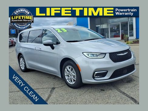 Used 2023 Chrysler Pacifica Touring-L FWD image 1