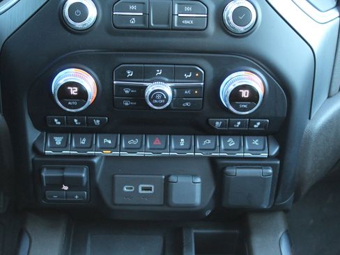 Used 2023 GMC Sierra 2500 Denali w/ Denali Ultimate Package image 20