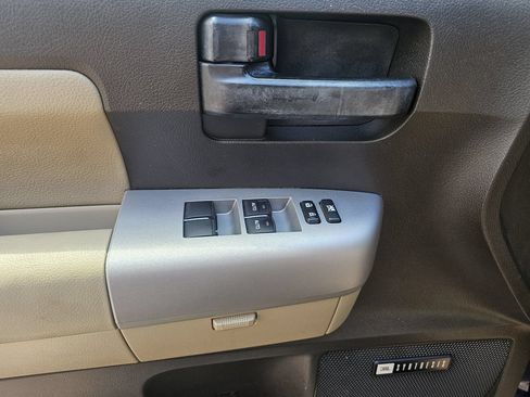 Used 2008 Toyota Sequoia SR5 AWD/4WD image 13