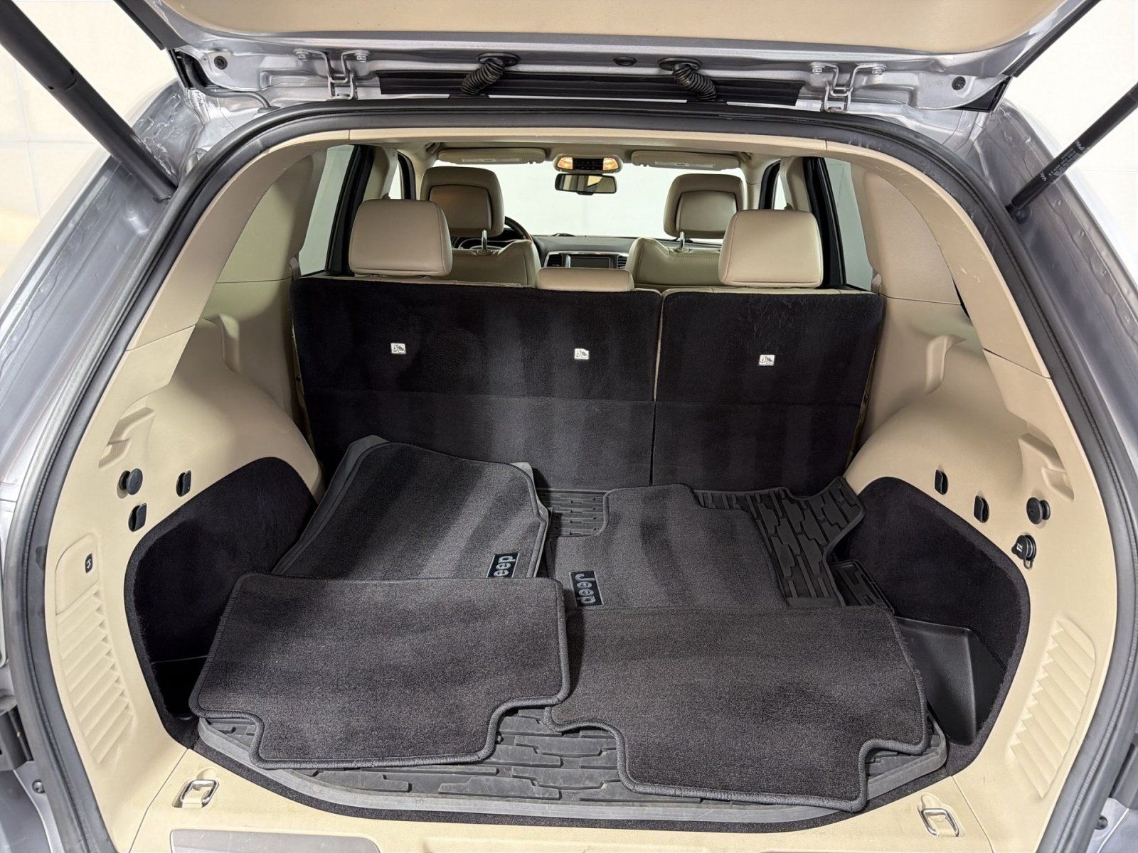 Used 2015 Jeep Grand Cherokee Limited AWD/4WD image 26