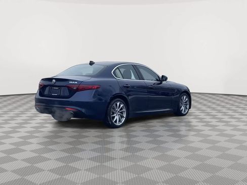 Used 2019 Alfa Romeo Giulia image 8