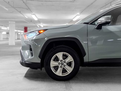 Used 2021 Toyota RAV4 XLE FWD image 15