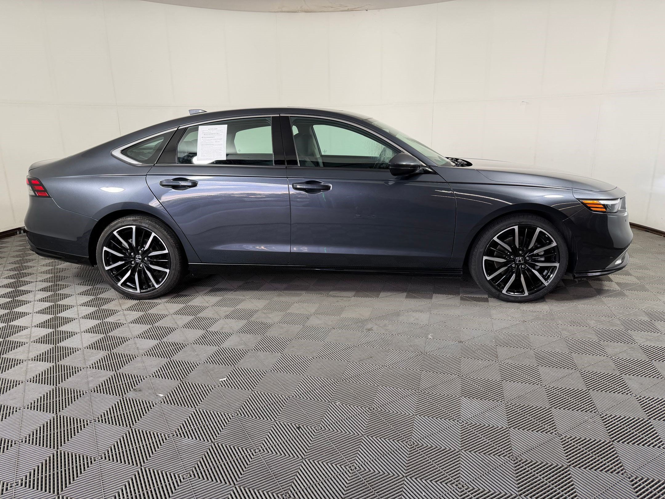 Used 2023 Honda Accord Touring image 8