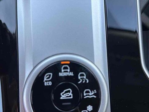 New 2026 Mitsubishi Outlander AWD image 27