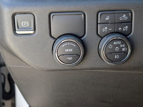 Used 2024 Chevrolet Silverado 1500 High Country image 26