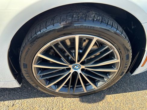 Used 2023 BMW 530e image 43